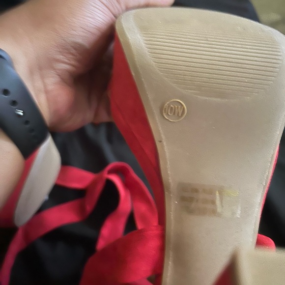 6 inch red chunky heels - Picture 3 of 4